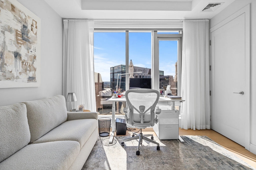 135 Seaport Boulevard Unit: PH1C