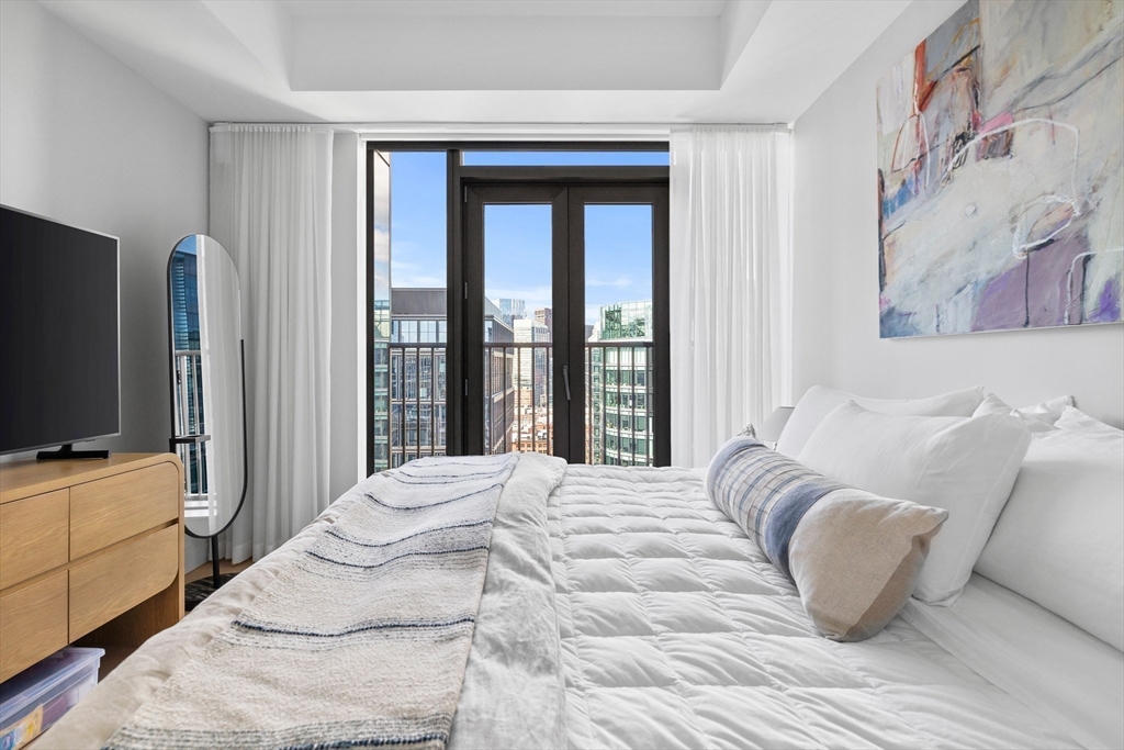 135 Seaport Boulevard Unit: PH1C