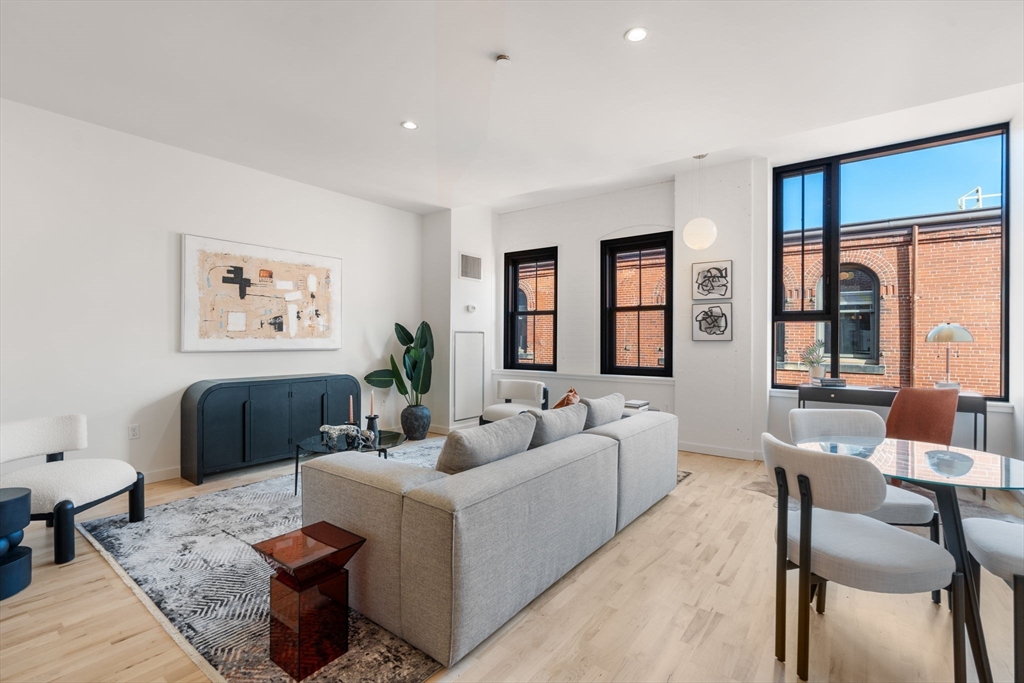 346 Congress Street # 516