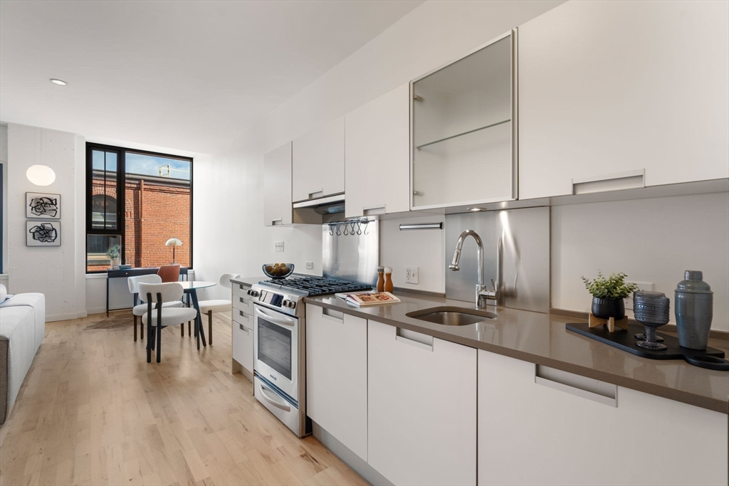 346 Congress Street # 516