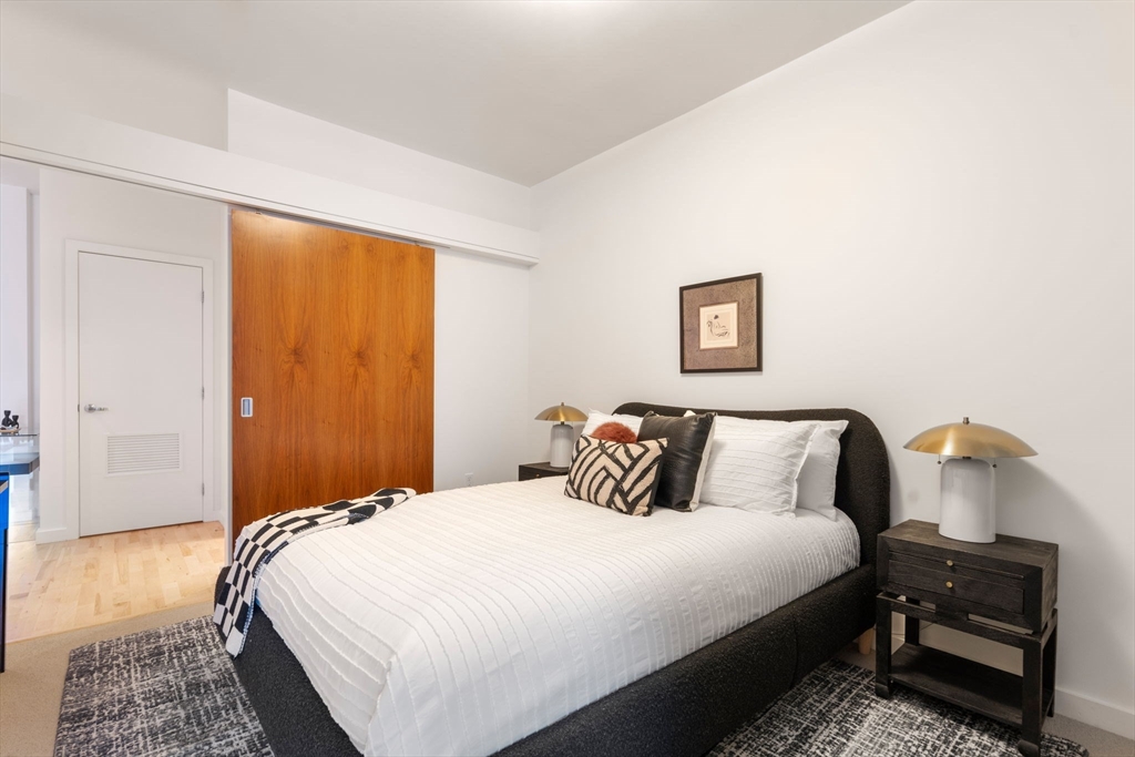 346 Congress Street # 516