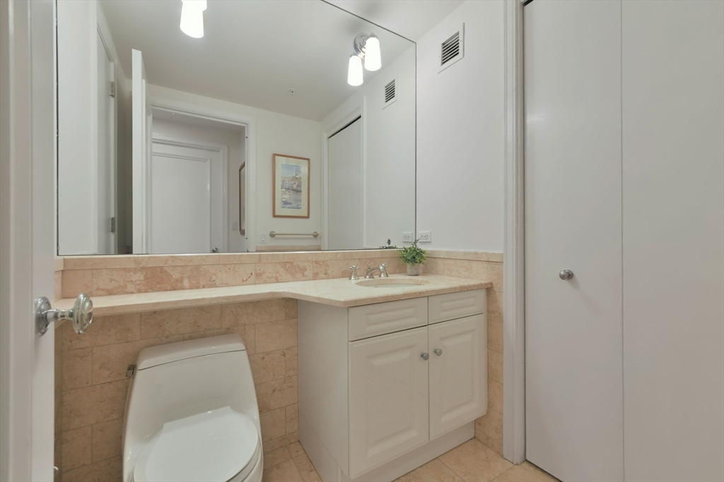 2 Avery St # 21A