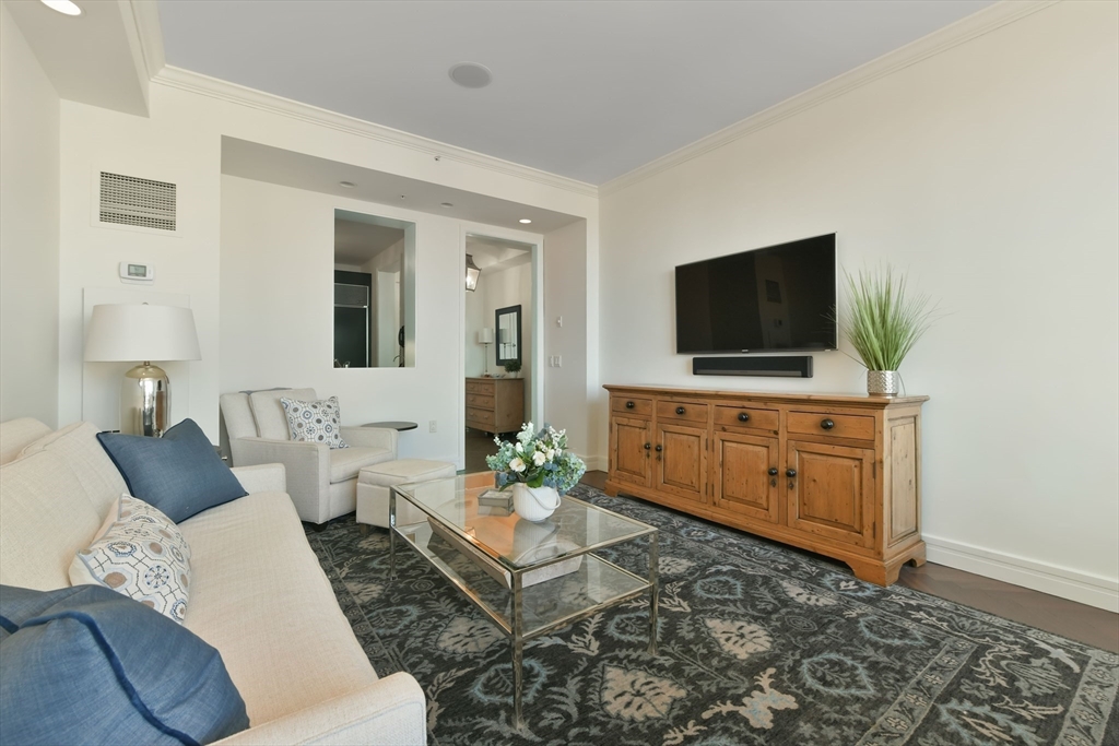 2 Avery St # 21A