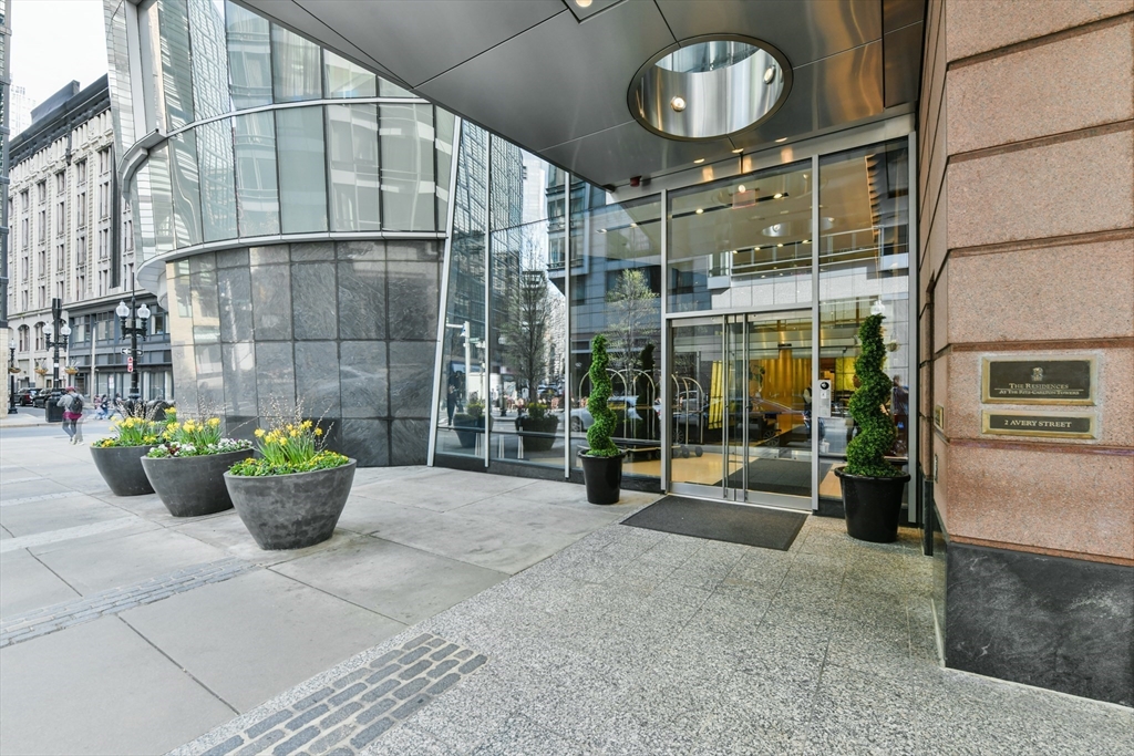 2 Avery St # 21A