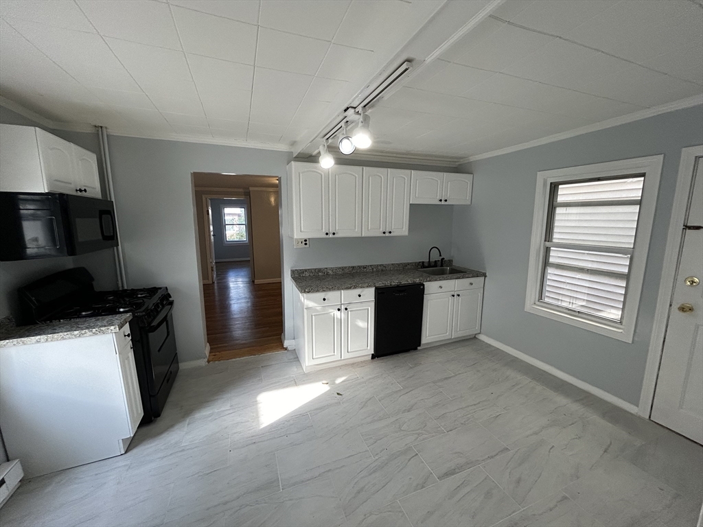 291 Lexington St. # 01