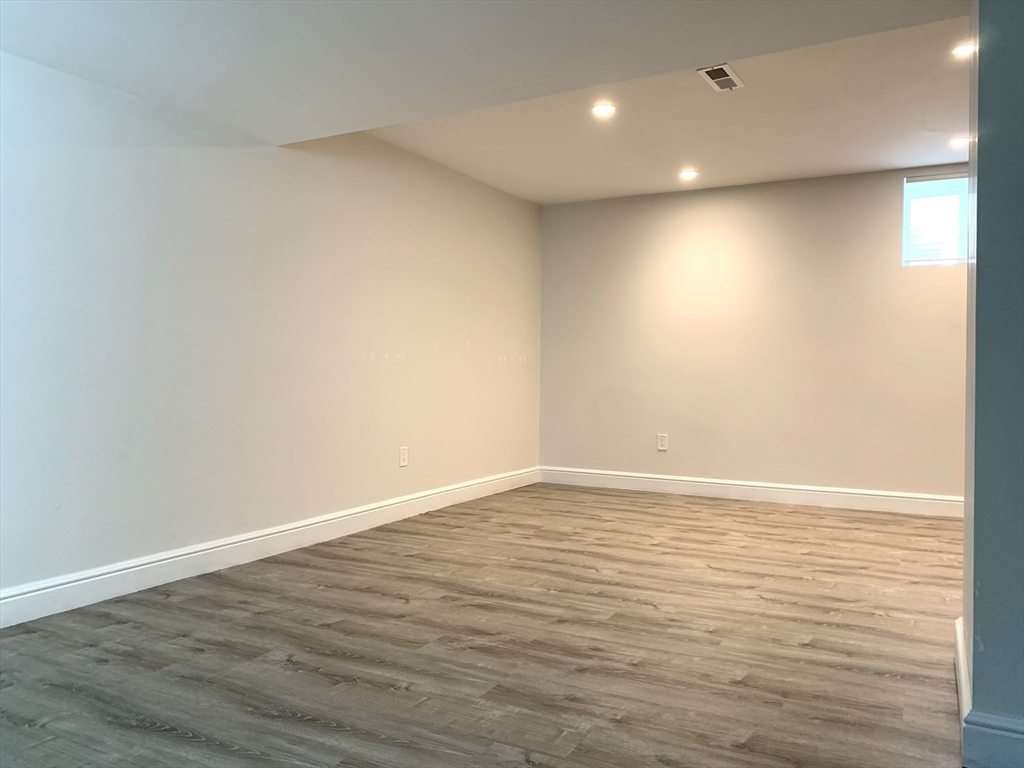 16 Princeton St # 16