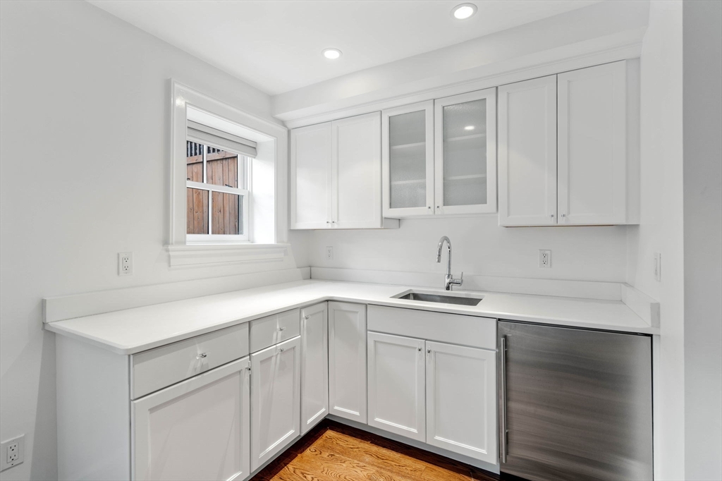 121 W Newton Street # 1