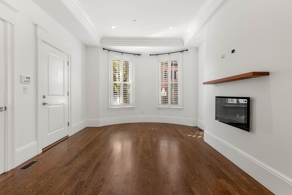 121 W Newton Street # 1