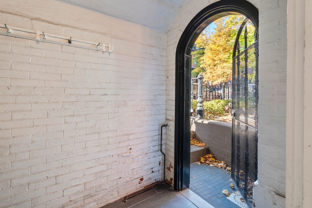 121 W Newton Street # 1