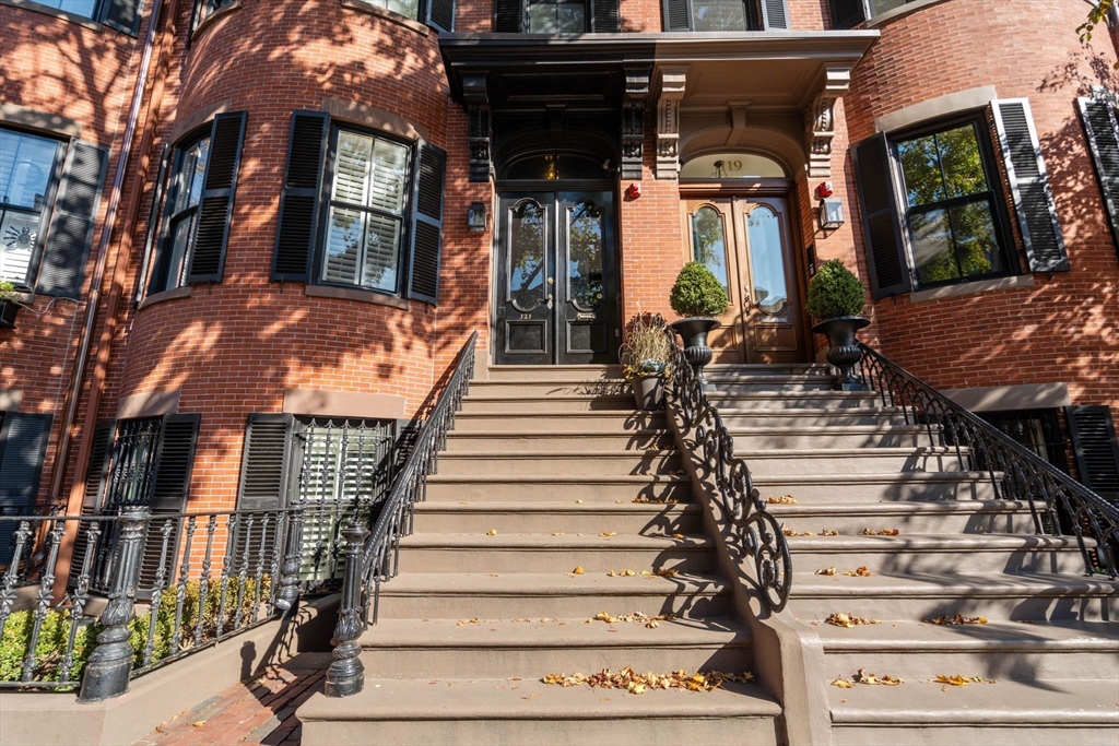 121 W Newton Street # 1