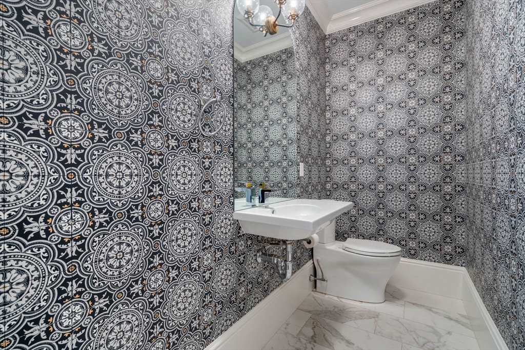 121 W Newton Street # 1