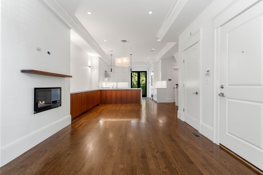 121 W Newton Street # 1