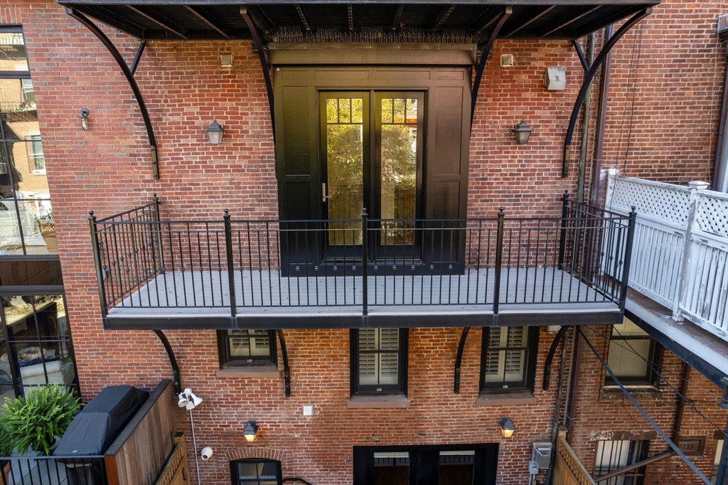 121 W Newton Street # 1