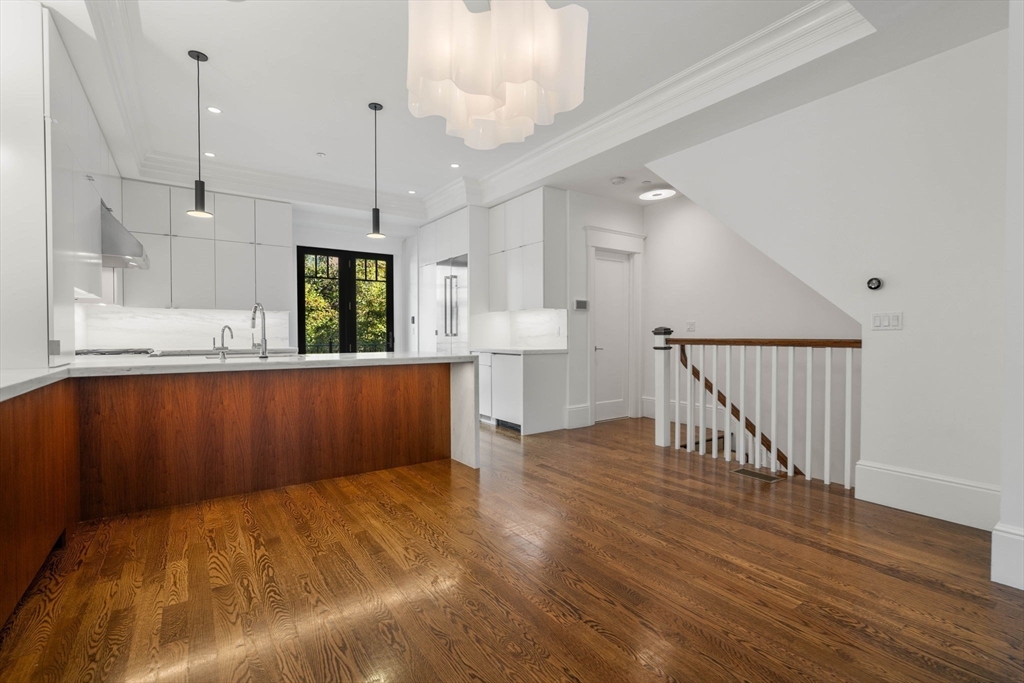 121 W Newton Street # 1