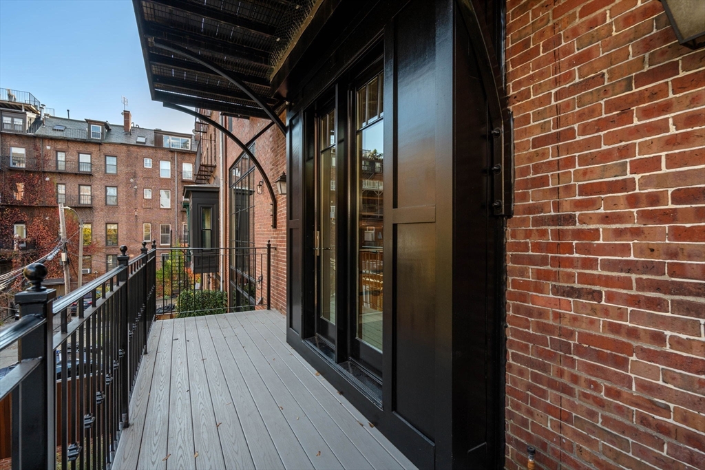 121 W Newton Street # 1