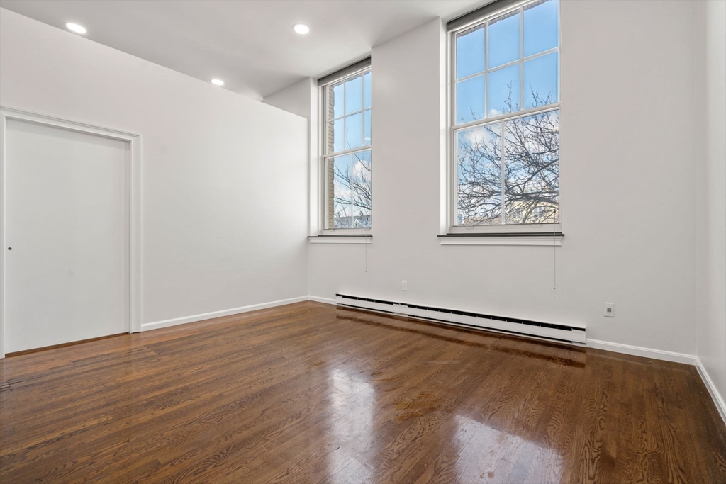 350 W 4th St. # 207
