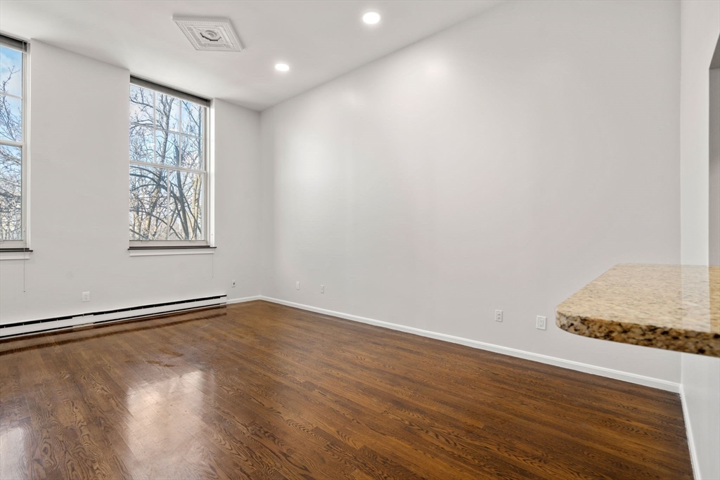 350 W 4th St. # 207