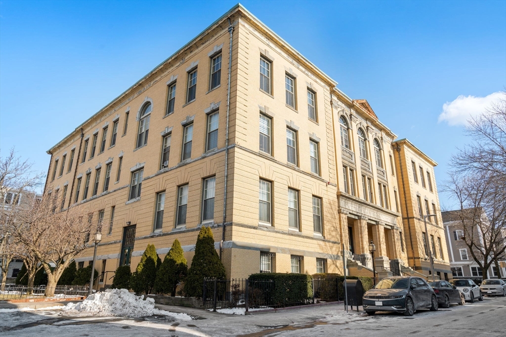 350 W 4th St. # 207