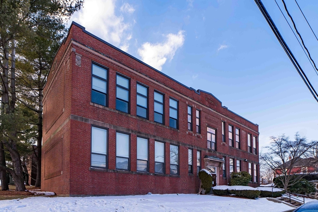 80 Beaumont St # 207