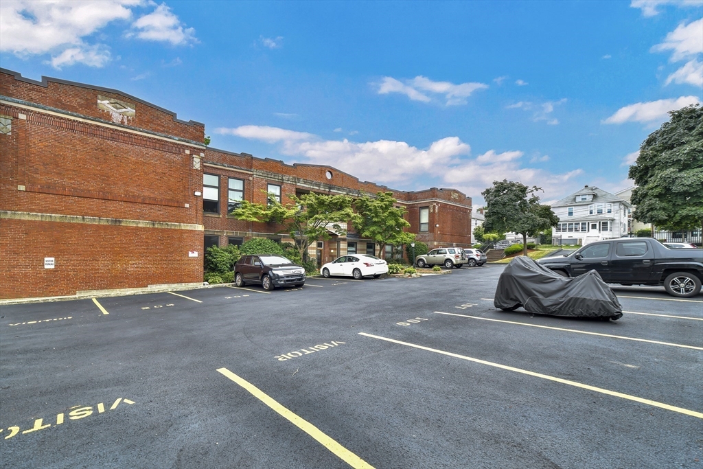 80 Beaumont St # 207