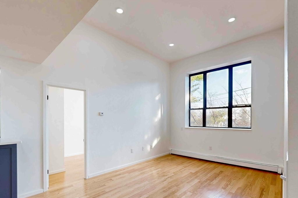 80 Beaumont St # 207