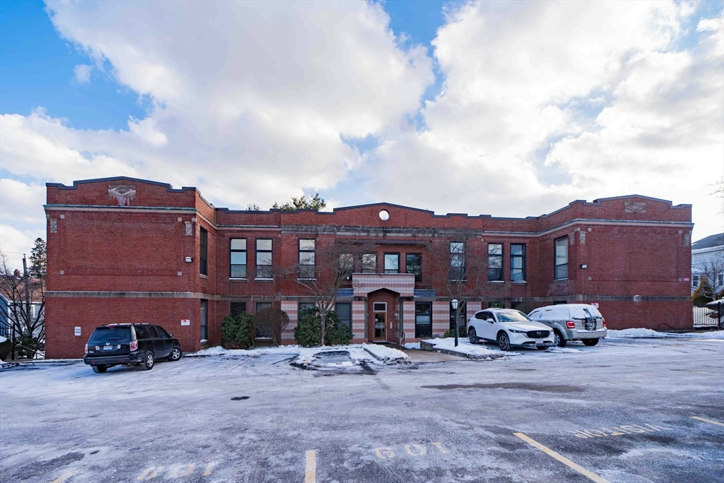 80 Beaumont St # 207