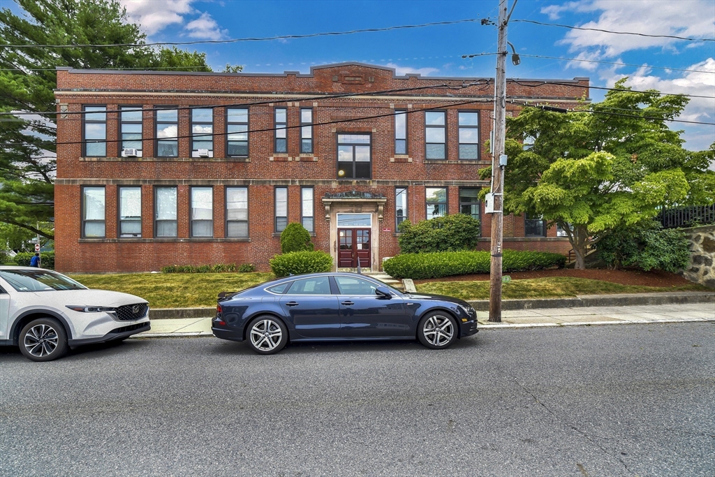 80 Beaumont St # 207