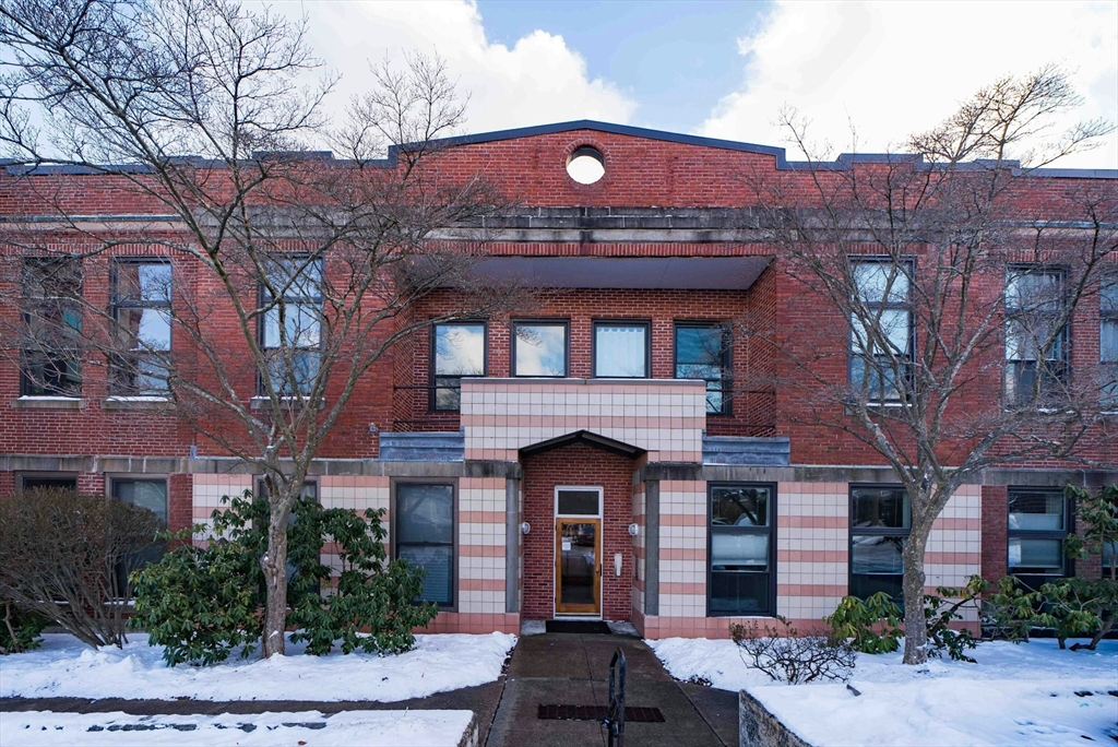 80 Beaumont St # 207