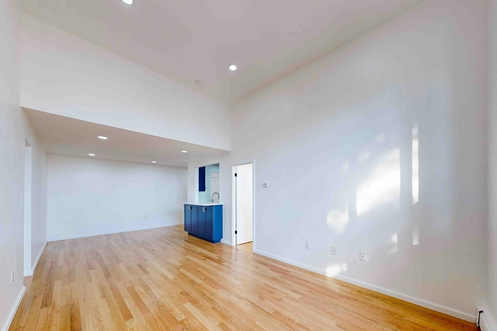 80 Beaumont St # 207