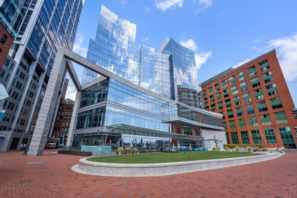 500 Atlantic Ave # 17K