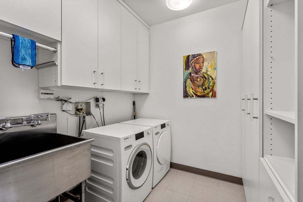 500 Atlantic Ave # 17K