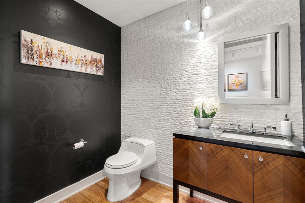 500 Atlantic Ave # 17K