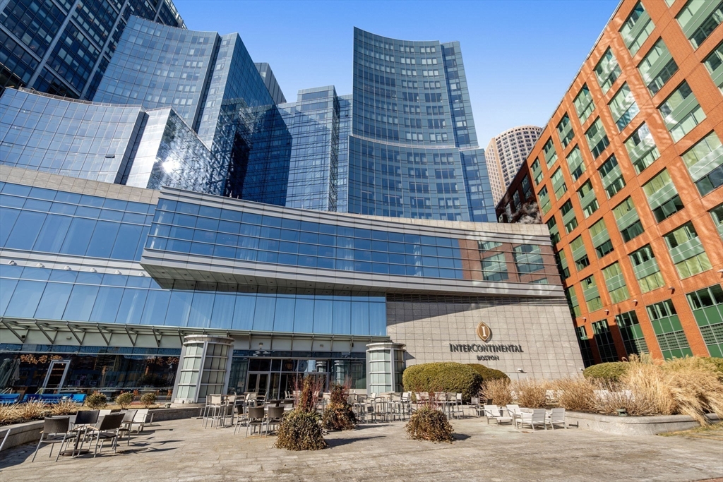 500 Atlantic Ave # 17K