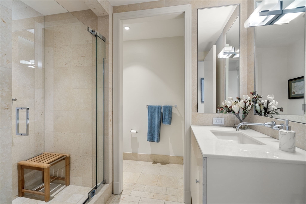 500 Atlantic Ave # 17K