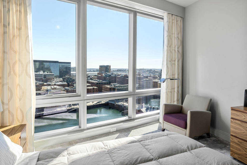 500 Atlantic Ave # 17K