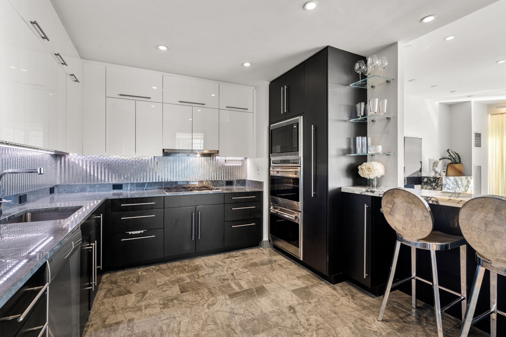 500 Atlantic Ave # 17K