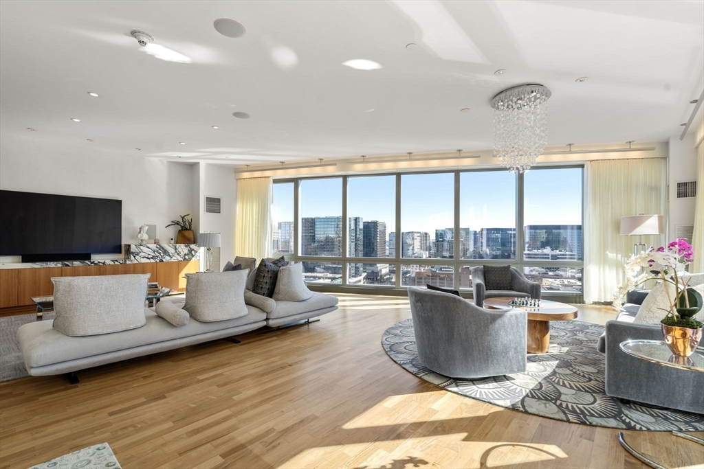 500 Atlantic Ave # 17K