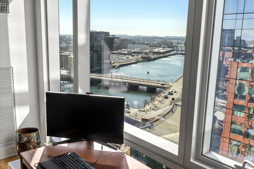 500 Atlantic Ave # 17K