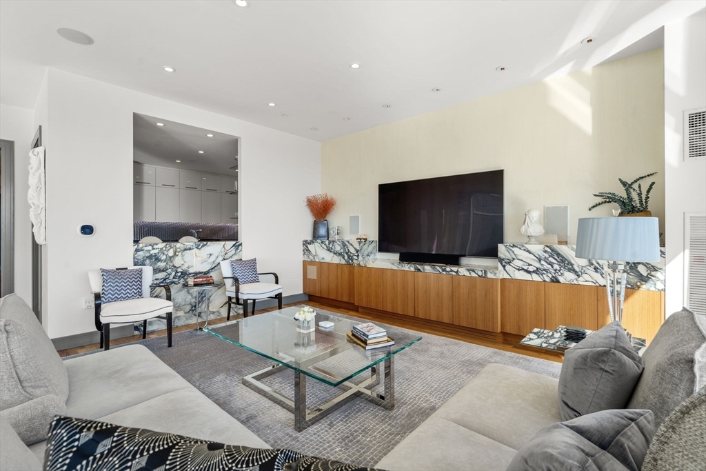 500 Atlantic Ave # 17K