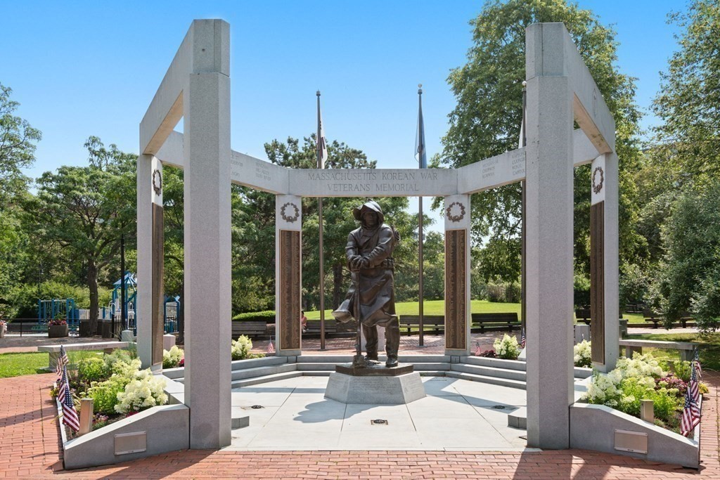 197 Eighth St Unit: PH212