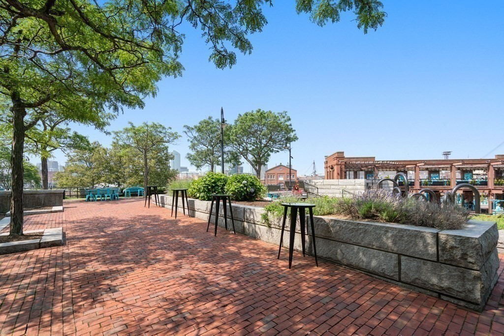 197 Eighth St Unit: PH212