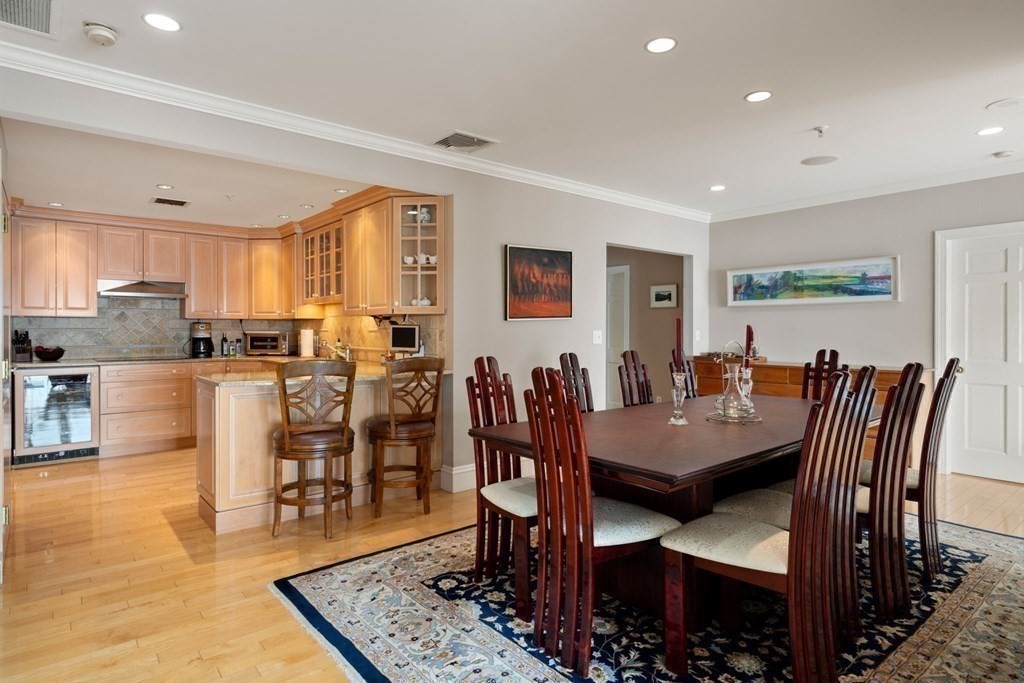 197 Eighth St Unit: PH212