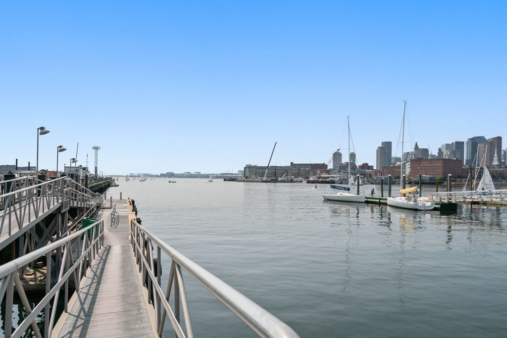 197 Eighth St Unit: PH212