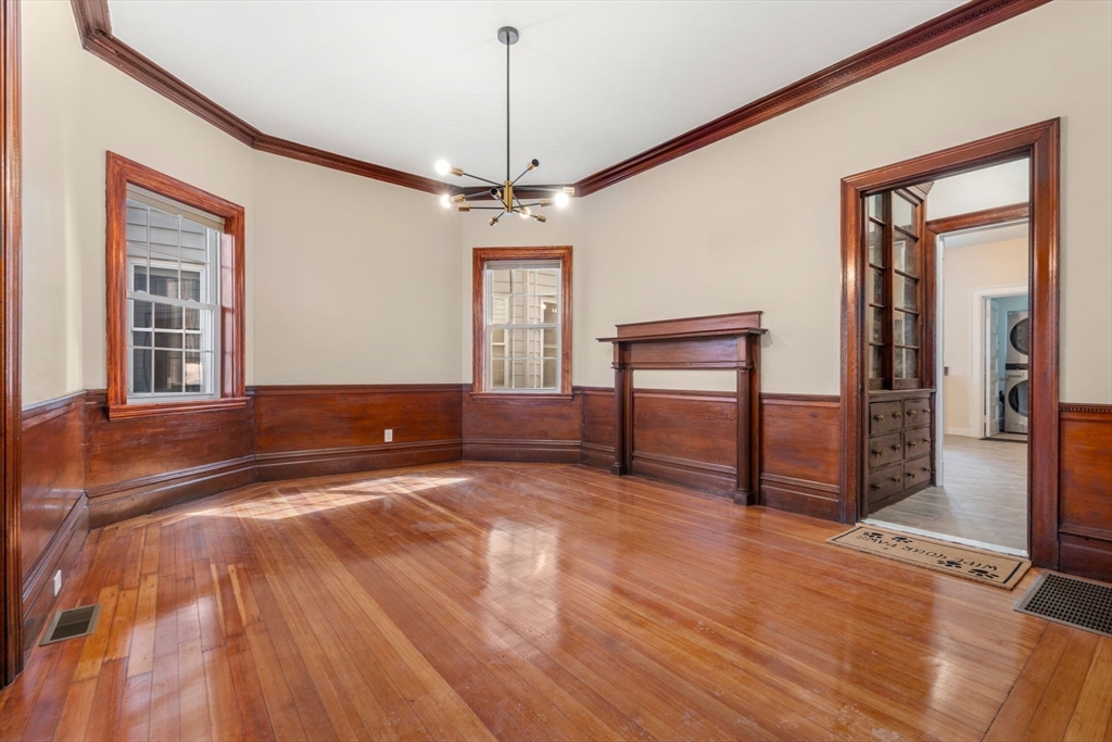 11 1/2 Spring Park Ave # 1