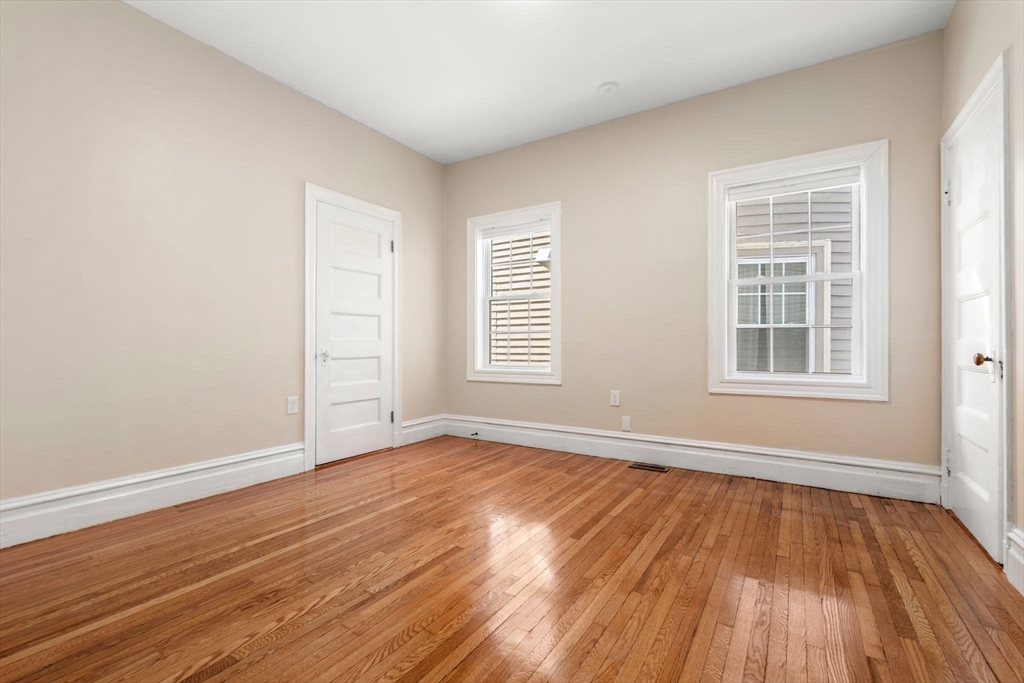 11 1/2 Spring Park Ave # 1