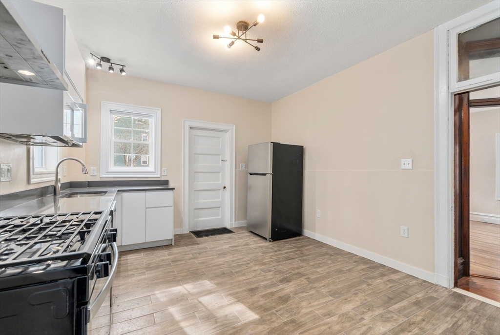 11 1/2 Spring Park Ave # 1