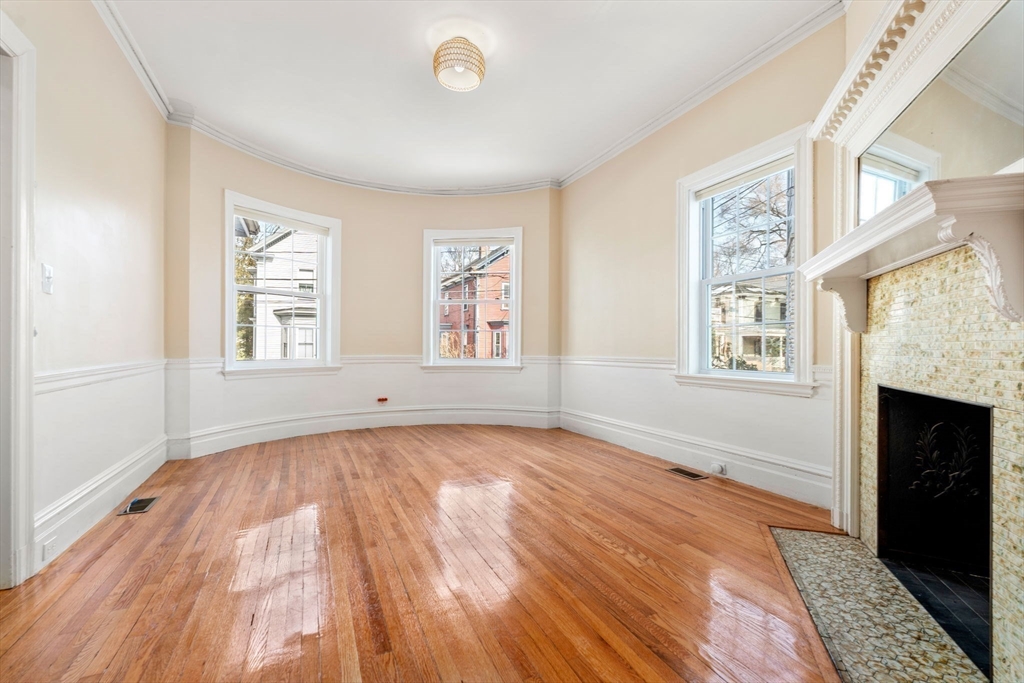 11 1/2 Spring Park Ave # 1