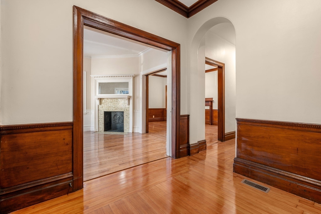 11 1/2 Spring Park Ave # 1