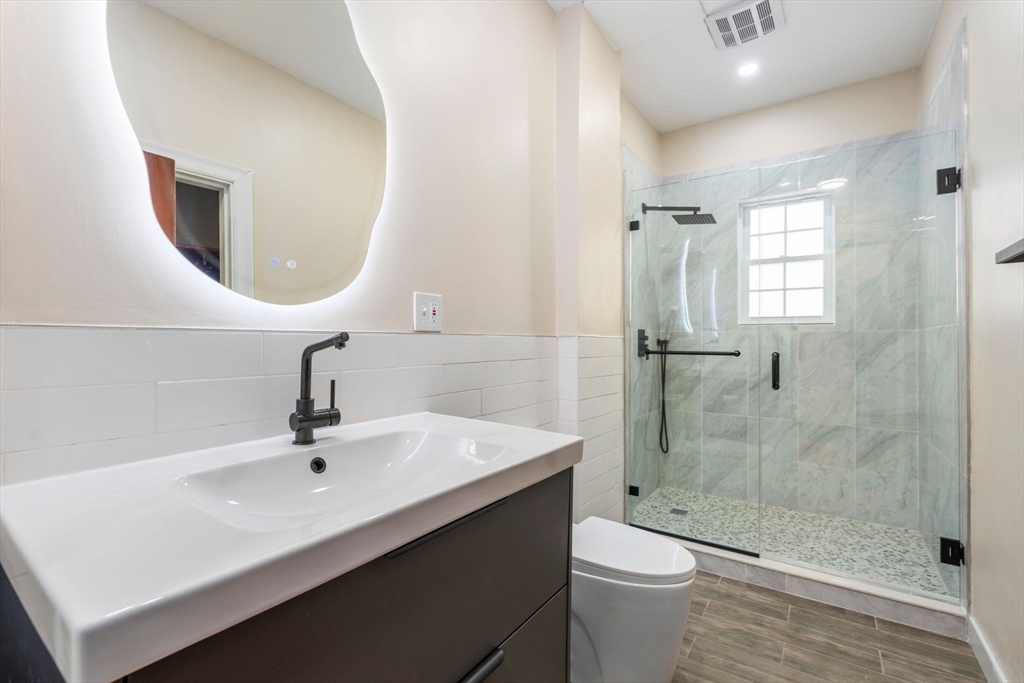 11 1/2 Spring Park Ave # 1