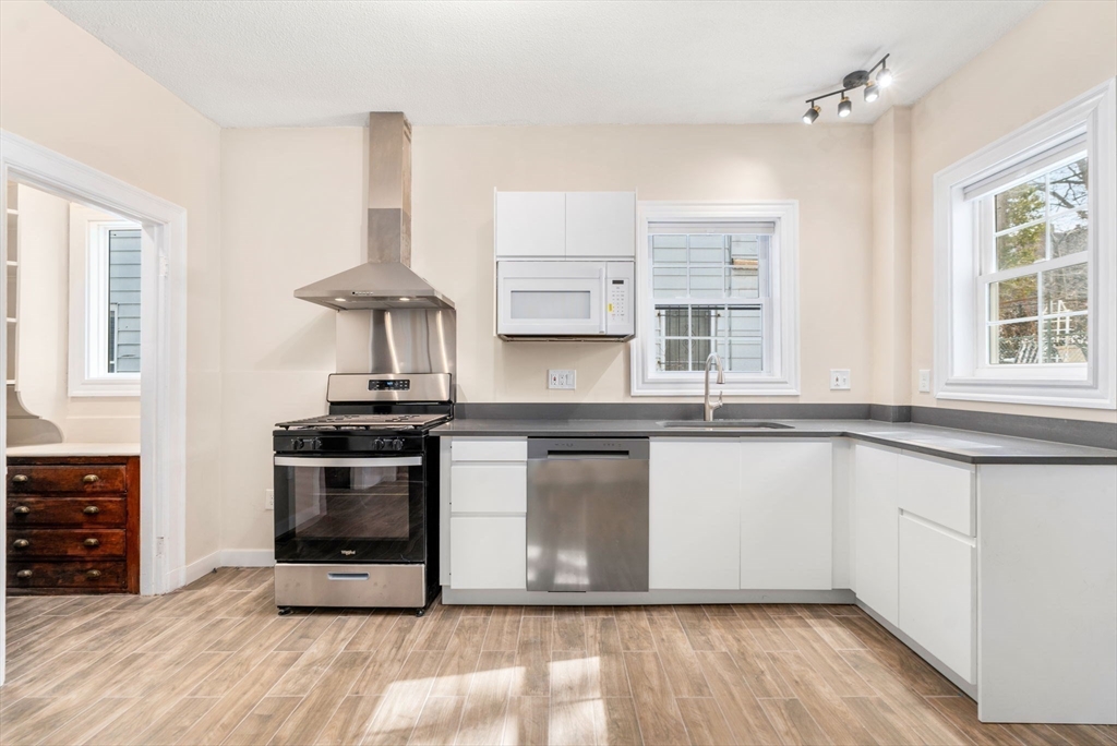 11 1/2 Spring Park Ave # 1